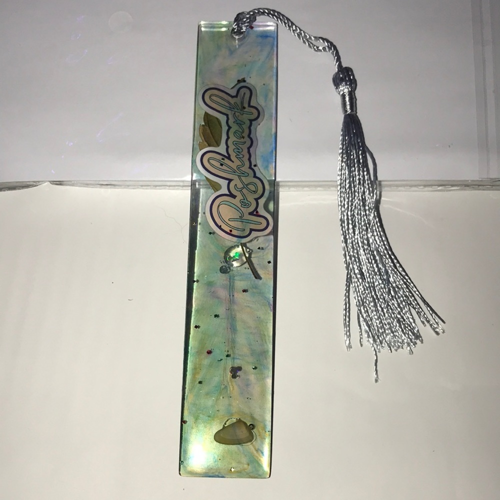 Custom epoxy multi color bookmark w/ Poshmark & my favorite leaf 🍁 shell
